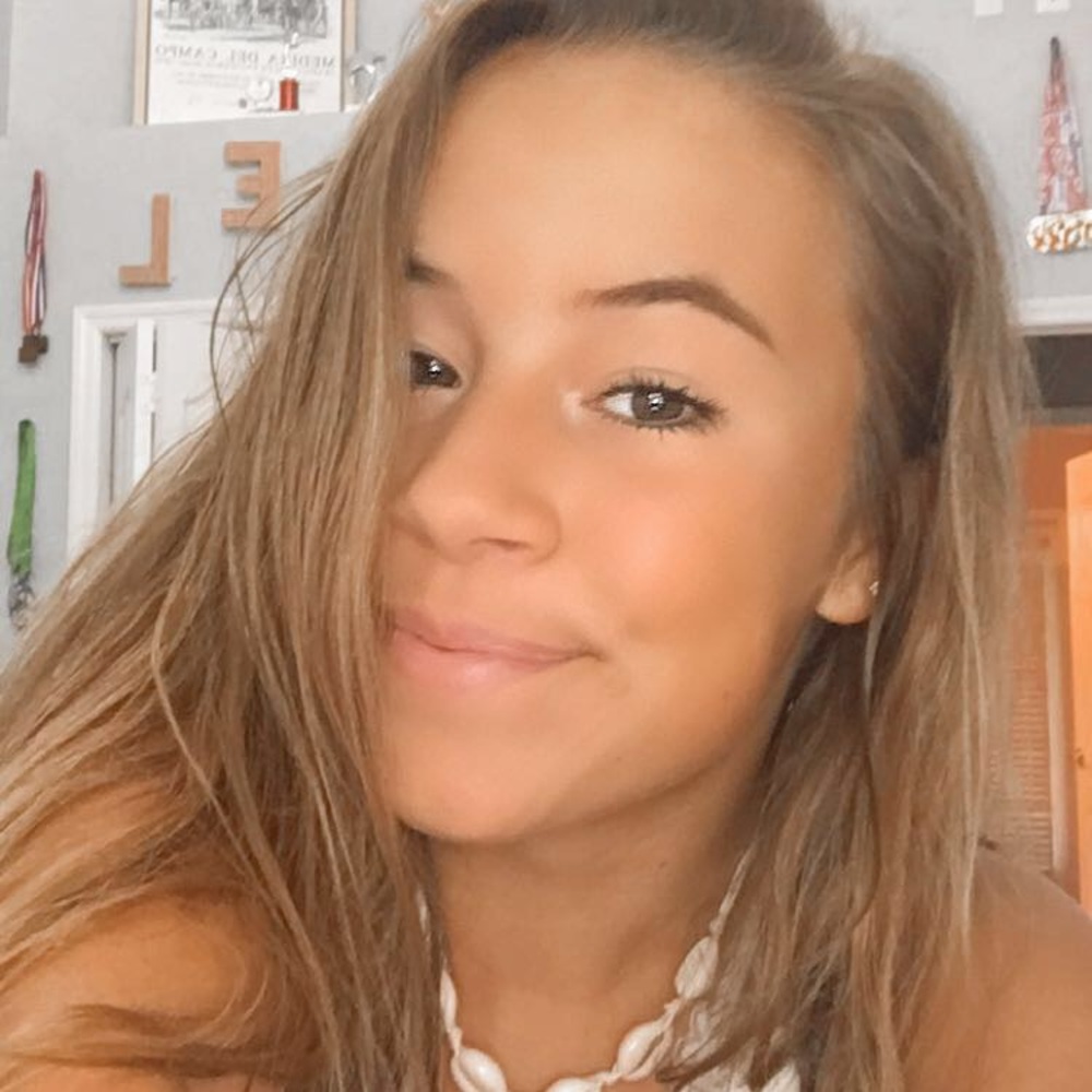 Meet your Posher, Isabel